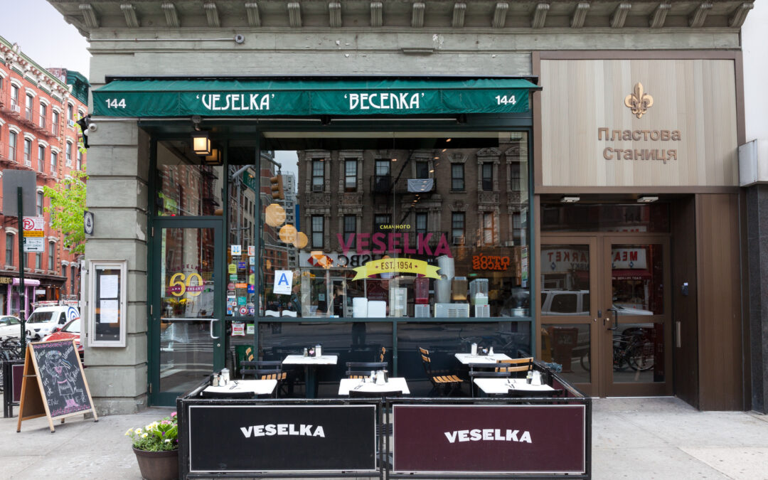 Veselka, el icónico restaurante Ucraniano de NY vuelve al servicio 24/7 a partir de este verano