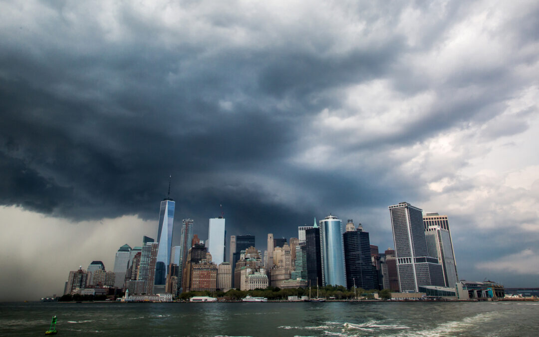 Alerta de Clima Severo para el Día de los Caídos: Vientos Dañinos, Granizo y Posibles Tornados Amenazan la Costa Este