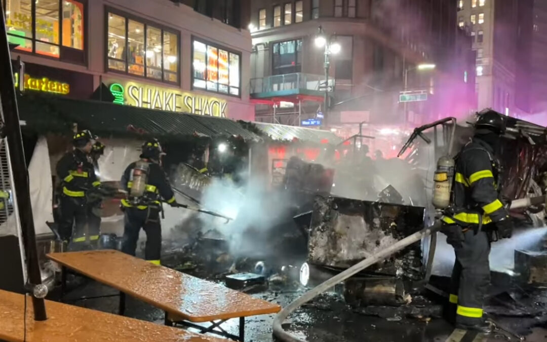 Incendio arrasa con parte del Holiday Market en Herald Square, Nueva York